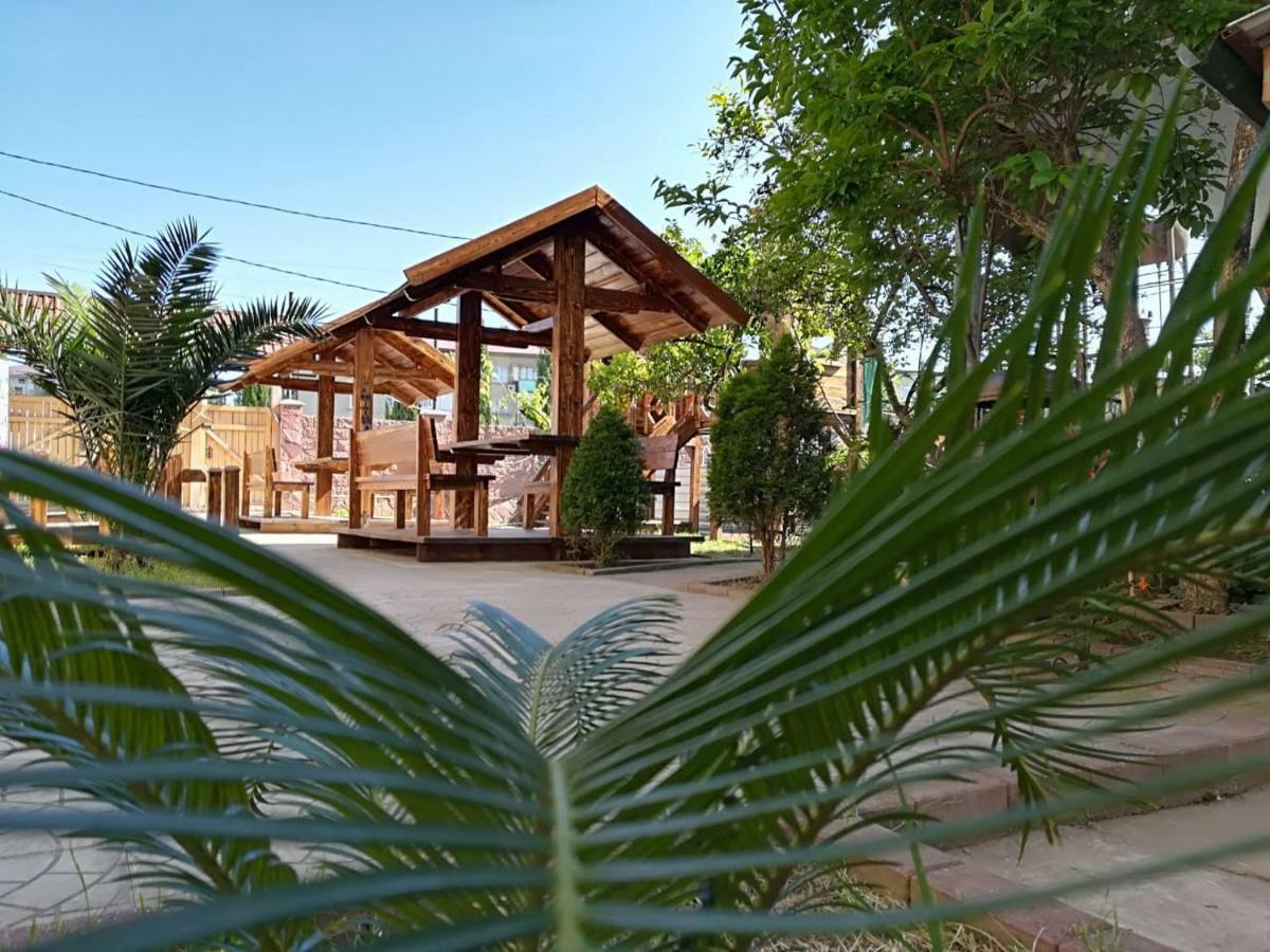 Runo Guest House Gagra Buitenkant foto